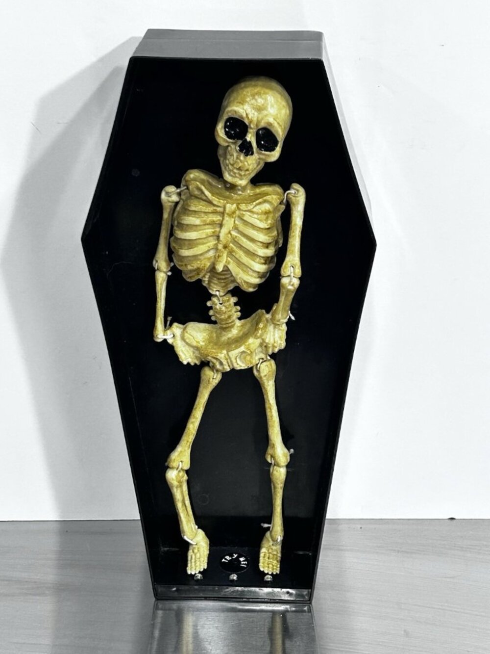 Animated Dancing DISCO SKELETON In Coffin Gloria Estefan CONGA Magic Power Works